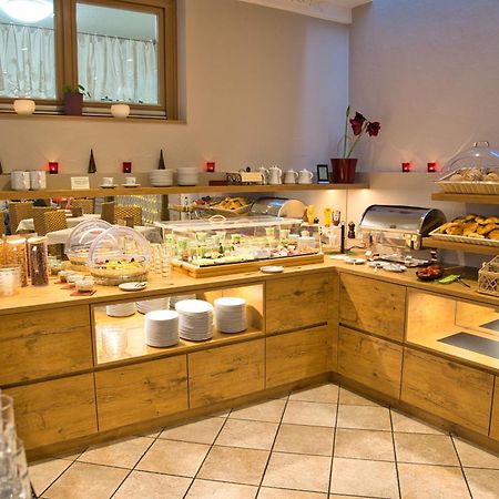 Arndt Hotel Garni รูสท์ ภายนอก รูปภาพ