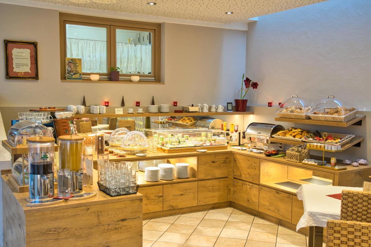Arndt Hotel Garni รูสท์ ภายนอก รูปภาพ