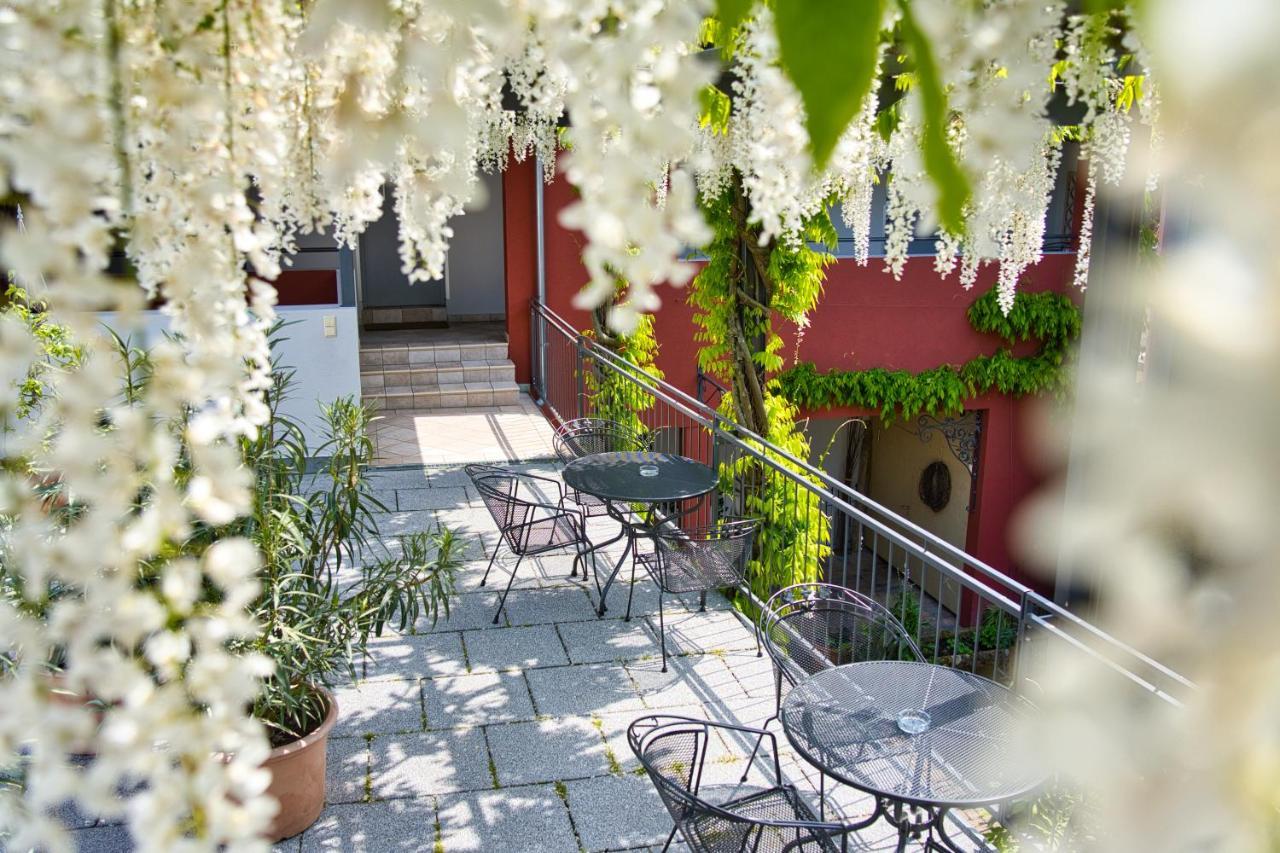 Arndt Hotel Garni รูสท์ ภายนอก รูปภาพ