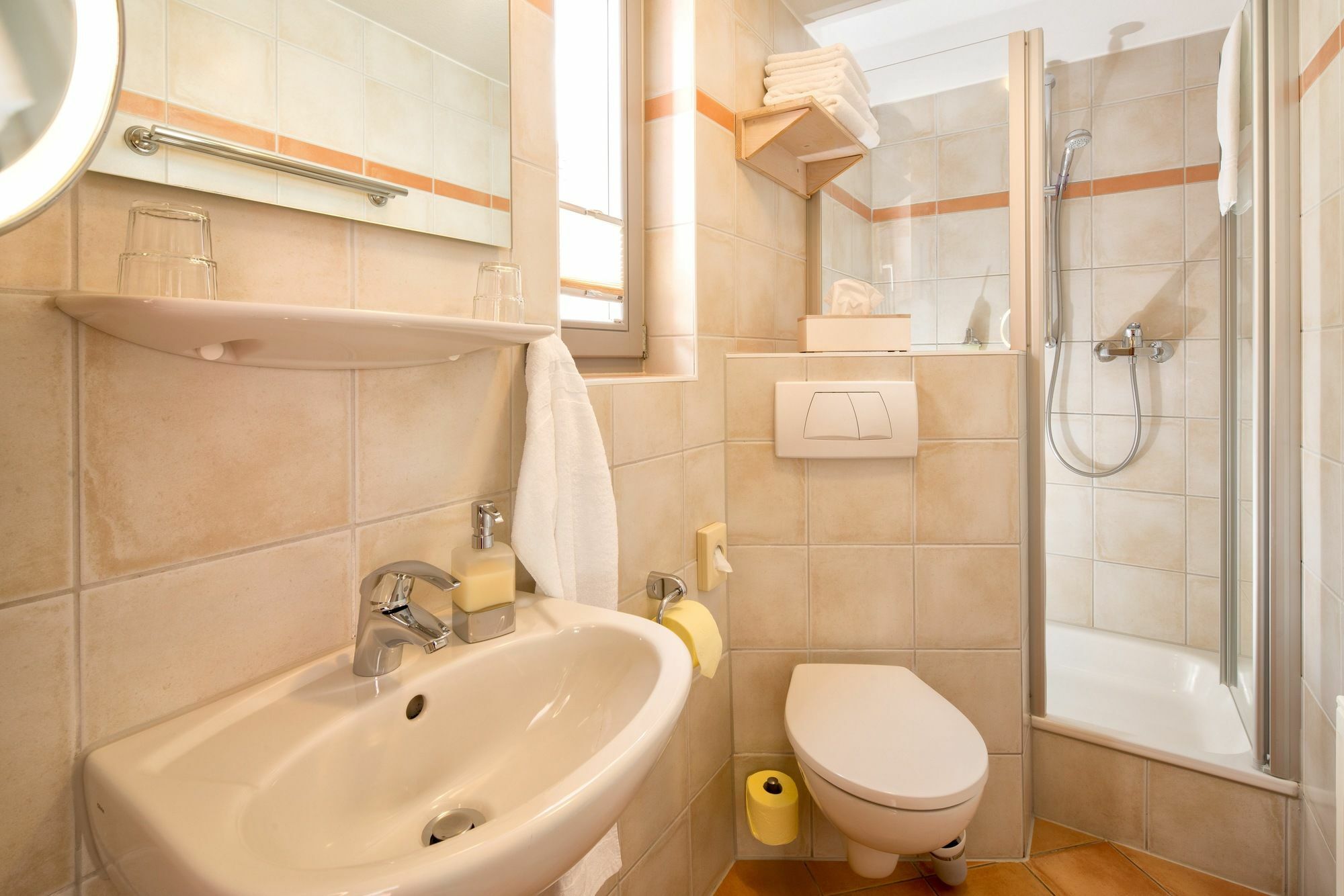 Arndt Hotel Garni รูสท์ ภายนอก รูปภาพ
